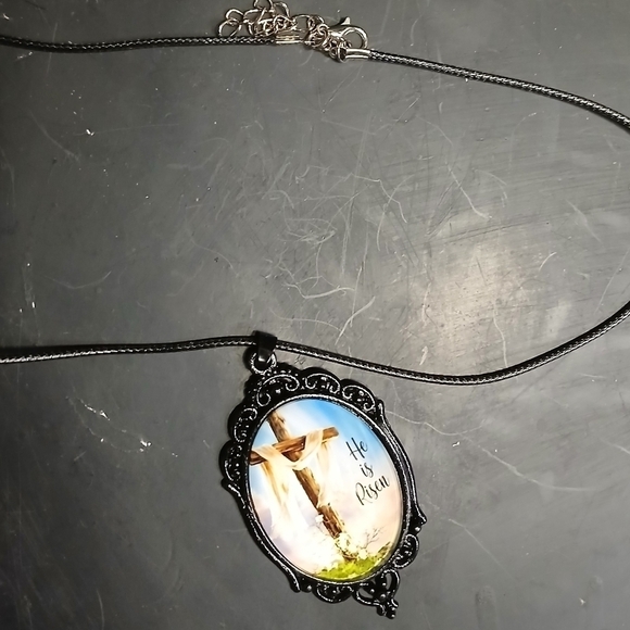 Black cord and pendant cross he is risen Christian catholic cameo necklace - Picture 2 of 6